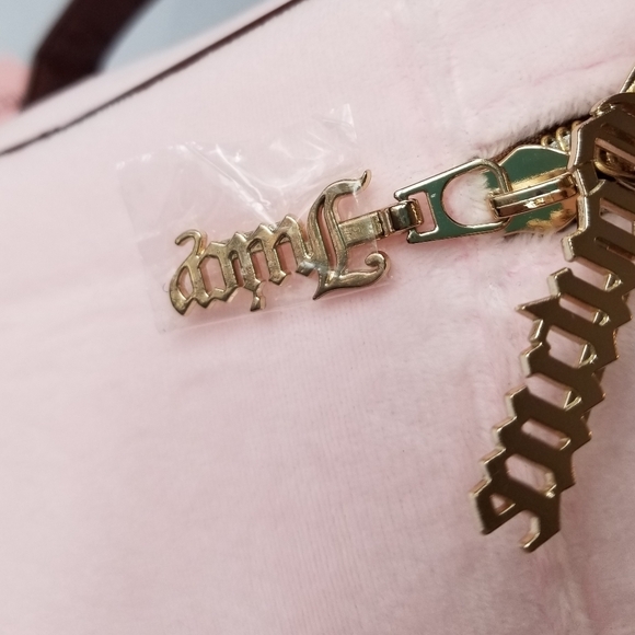 ❗Rare Juicy Couture Pink Velvet Crystal Train Case with Full Zipper❗ - Picture 3 of 5